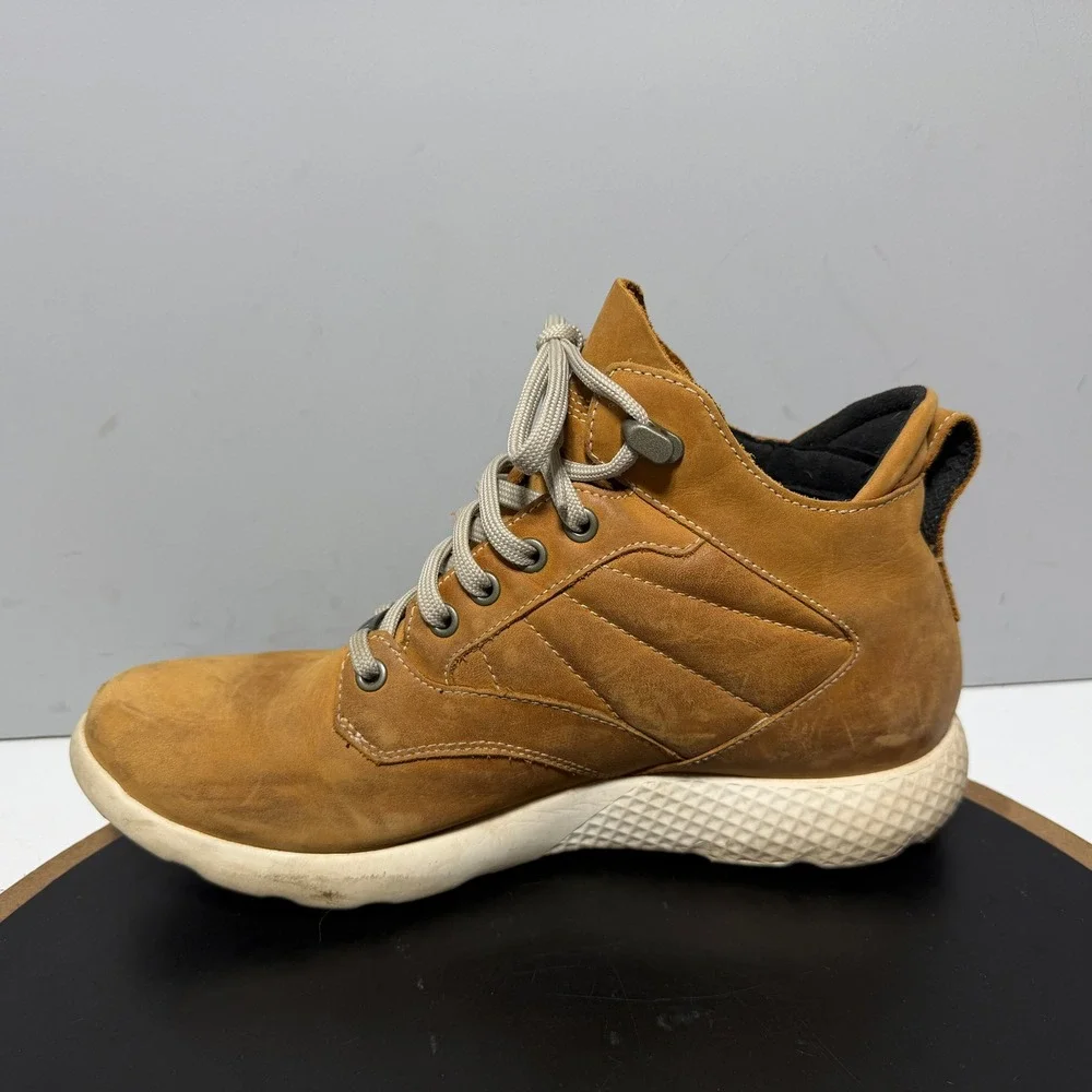 Timberland FlyRoam Waterproof Leather Chukka Boots Men Size 8 Wheat Tan Outdoor